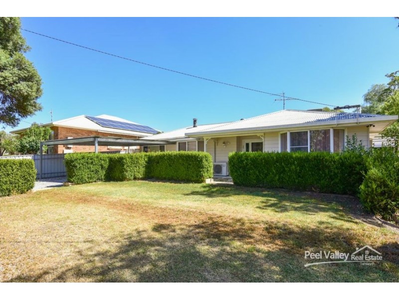 39 Railway Avenue, Duri NSW 2344