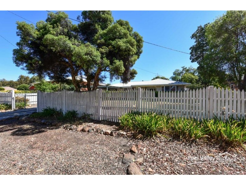 39 Railway Avenue, Duri NSW 2344