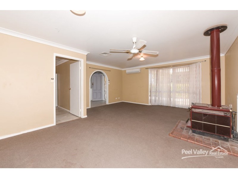 39 Railway Avenue, Duri NSW 2344