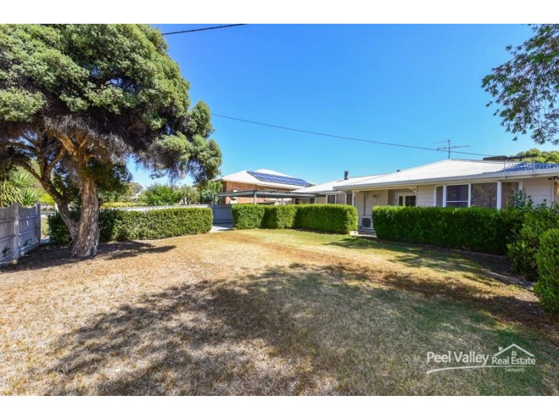39 Railway Avenue, Duri NSW 2344