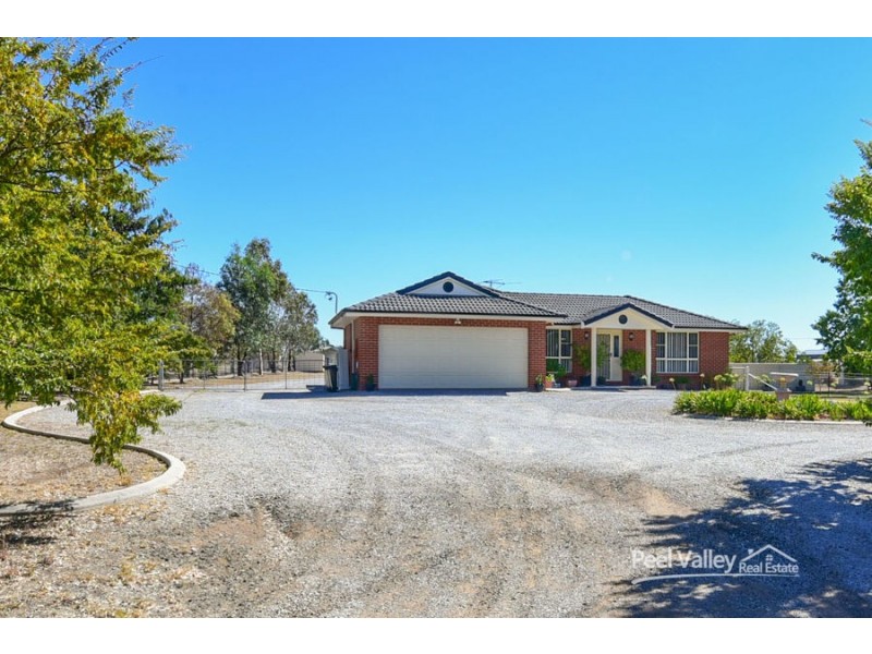 15 Palmer Drive, Tamworth NSW 2340