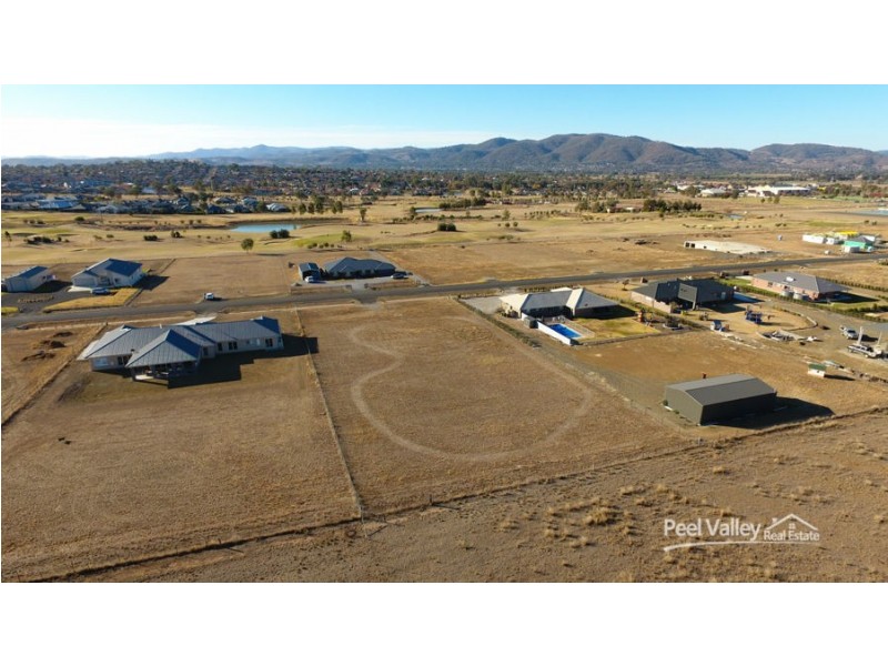 19 Rodeo Drive, Tamworth NSW 2340