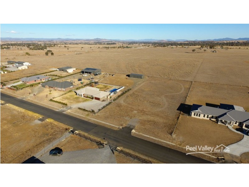 19 Rodeo Drive, Tamworth NSW 2340