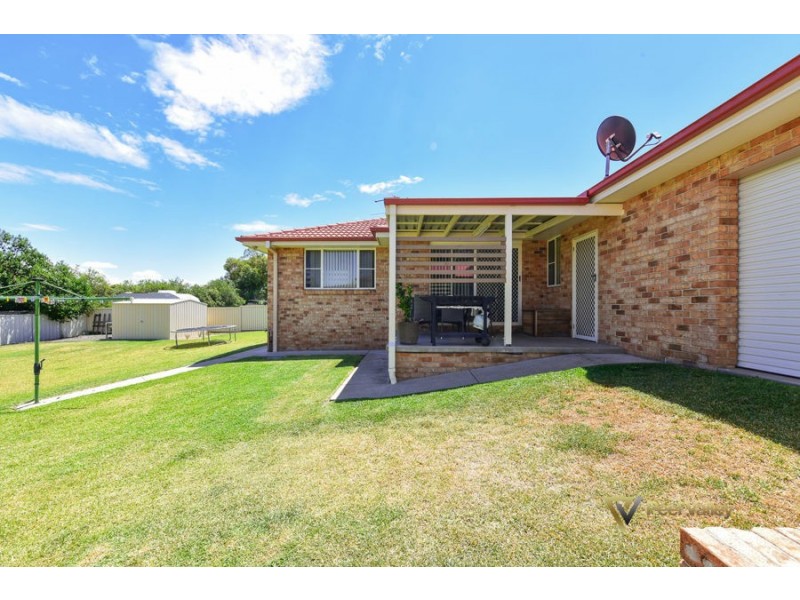 19 Ebony Close, Tamworth NSW 2340
