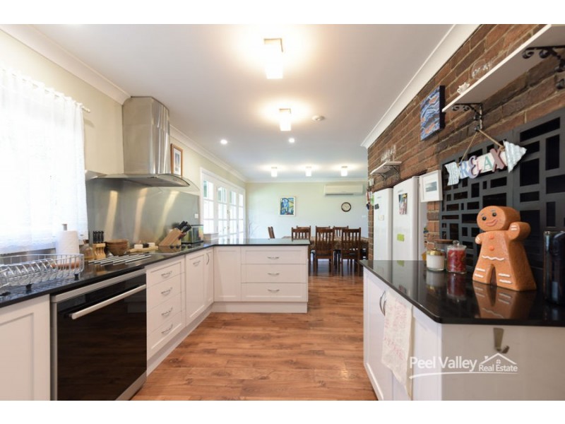 82 Eloura Road, Tamworth NSW 2340