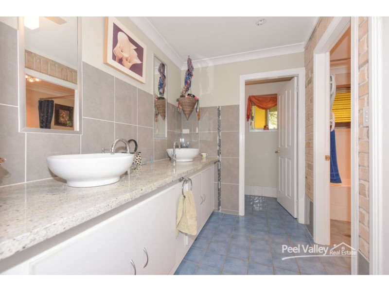 82 Eloura Road, Tamworth NSW 2340