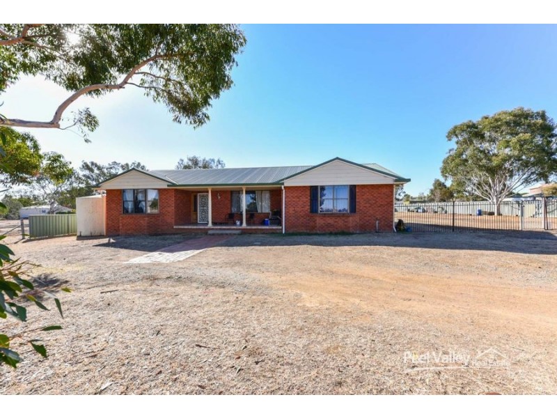 3 Warwick Road, Tamworth NSW 2340