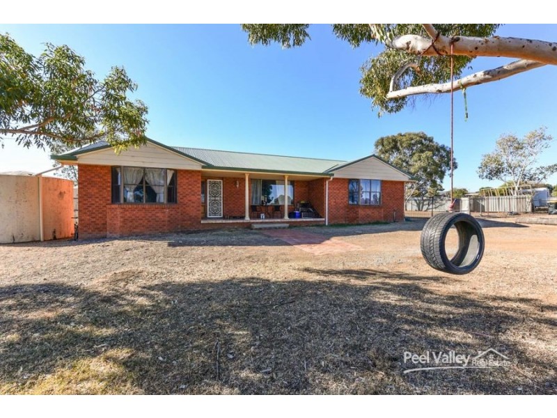 3 Warwick Road, Tamworth NSW 2340