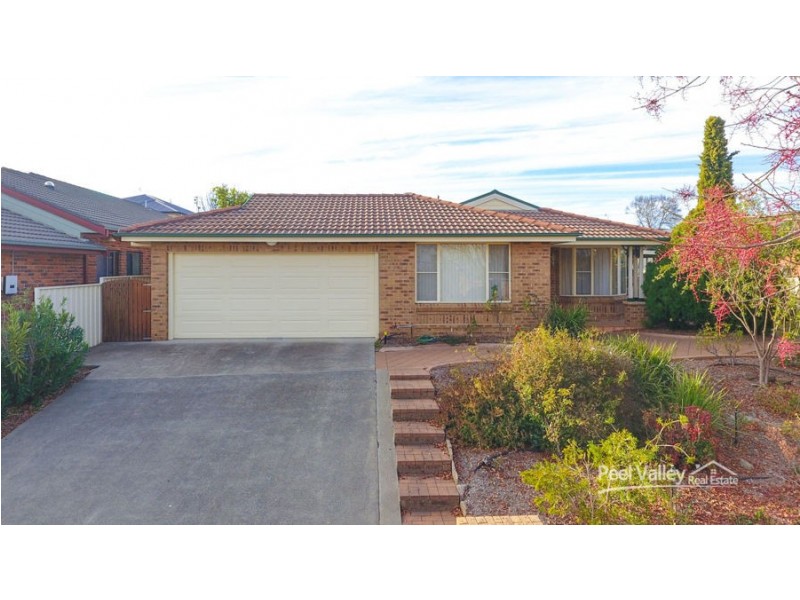 24 Overlanders Way, Tamworth NSW 2340