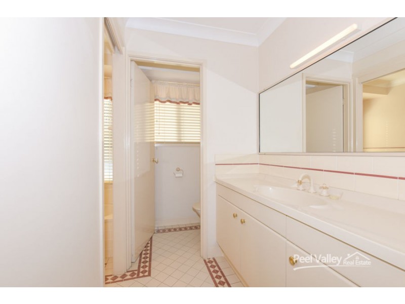 24 Overlanders Way, Tamworth NSW 2340