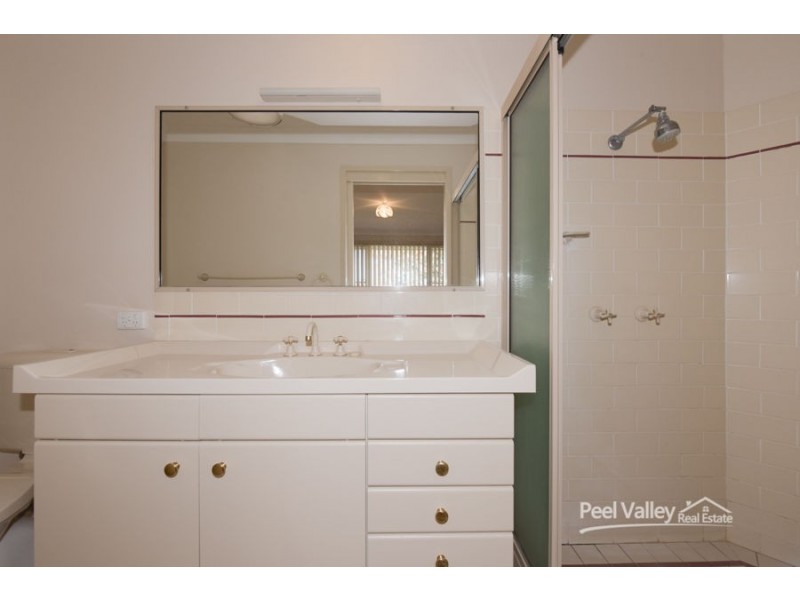 24 Overlanders Way, Tamworth NSW 2340