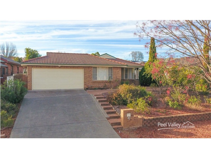 24 Overlanders Way, Tamworth NSW 2340