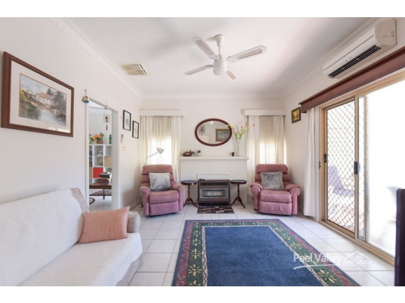 201 Carthage Street, Tamworth NSW 2340