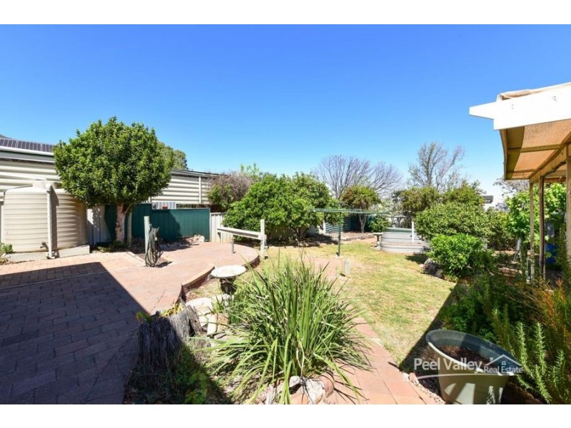 201 Carthage Street, Tamworth NSW 2340