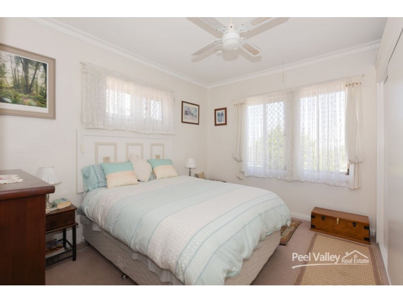201 Carthage Street, Tamworth NSW 2340