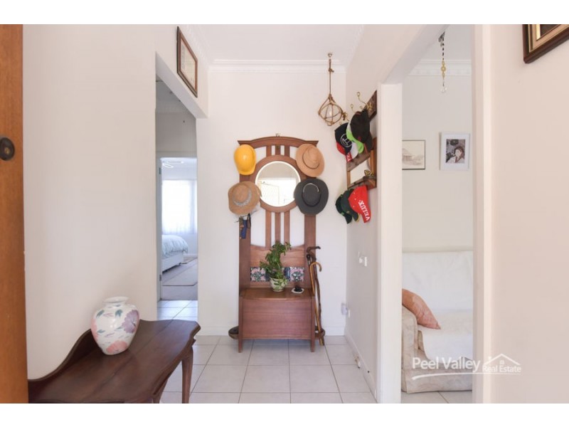 201 Carthage Street, Tamworth NSW 2340