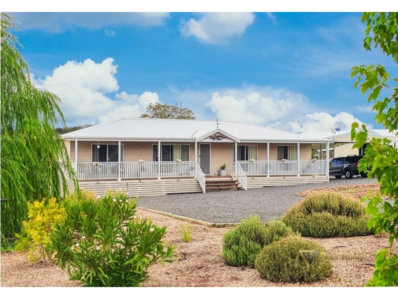 18 Carpet Street, Wallabadah NSW 2343