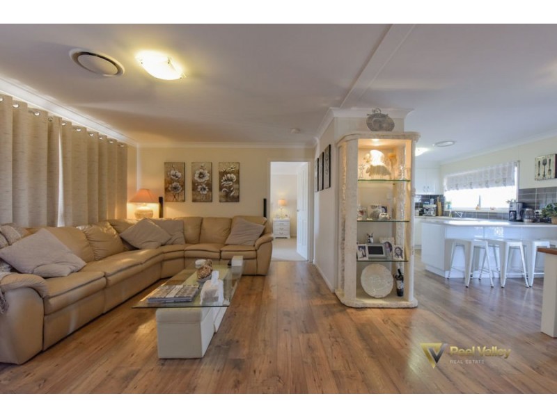 18 Carpet Street, Wallabadah NSW 2343