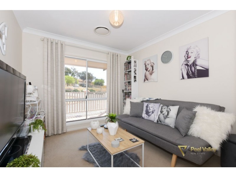 18 Carpet Street, Wallabadah NSW 2343