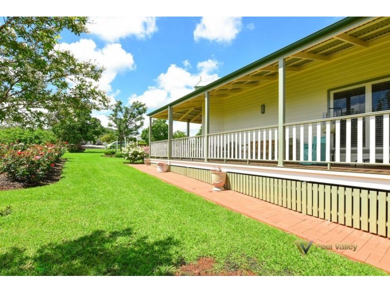 25 Barrington Drive, Tamworth NSW 2340