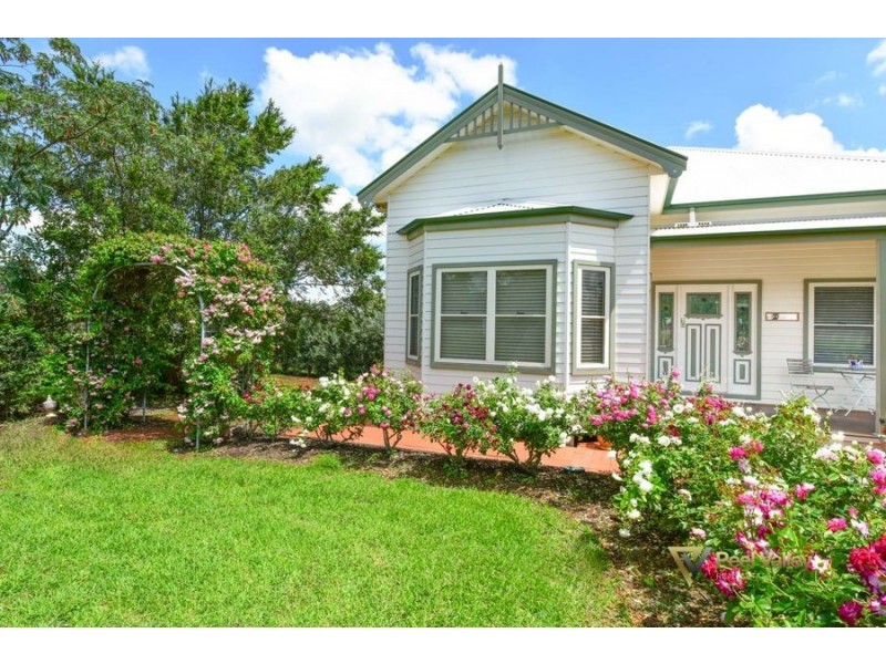 25 Barrington Drive, Tamworth NSW 2340