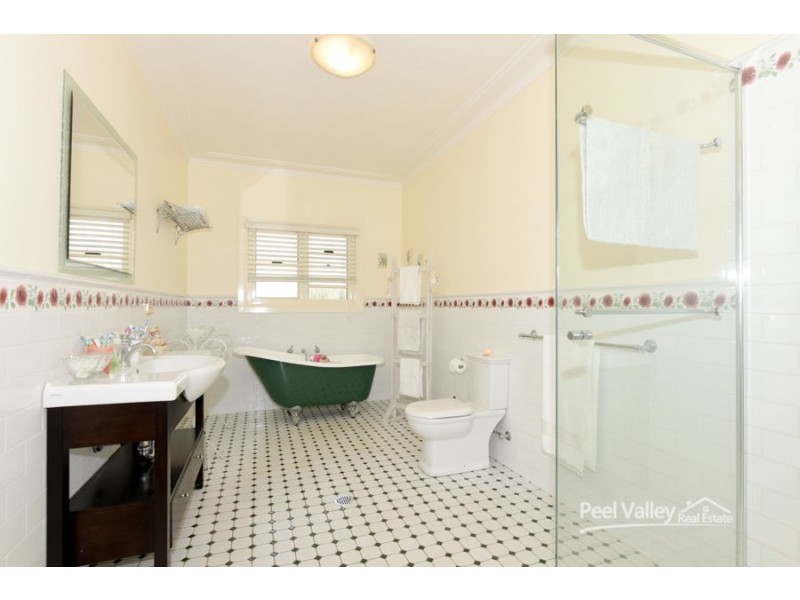 25 Barrington Drive, Tamworth NSW 2340