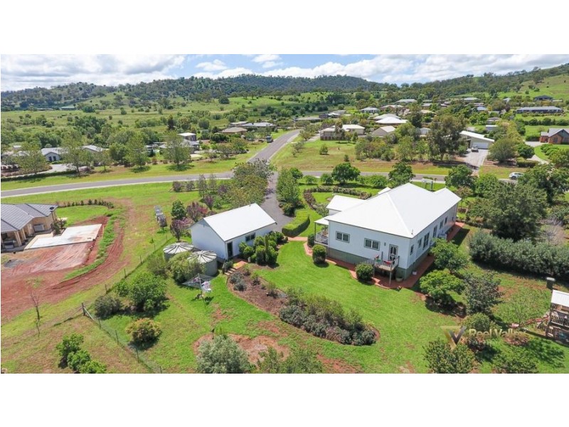 25 Barrington Drive, Tamworth NSW 2340