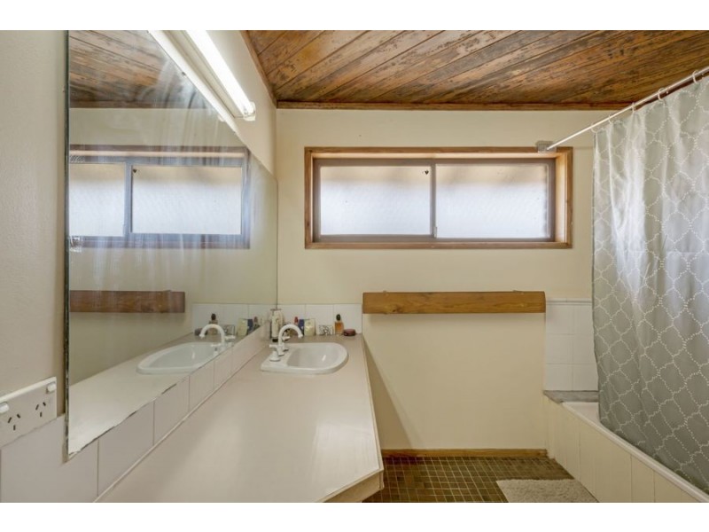 32 Henrys Lane, Tamworth NSW 2340