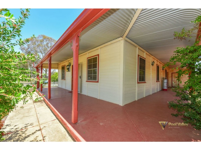 18 Rowan Street, Manilla NSW 2346
