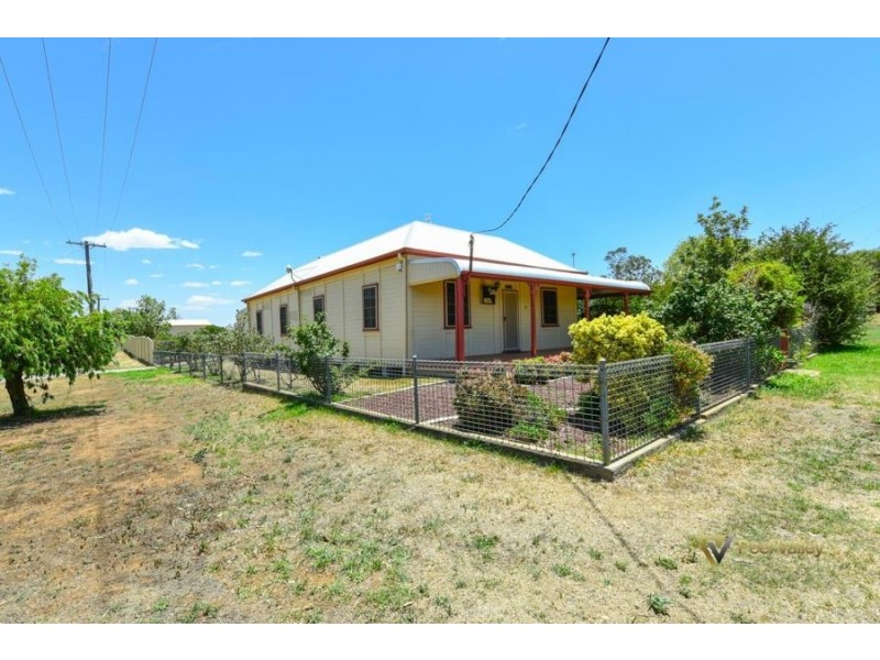 18 Rowan Street, Manilla NSW 2346