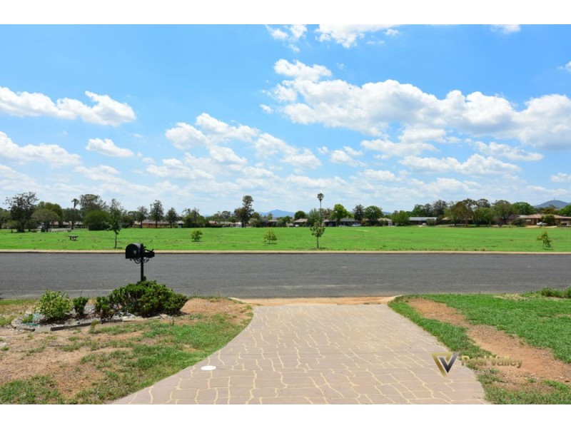 18 Waree Drive, Tamworth NSW 2340