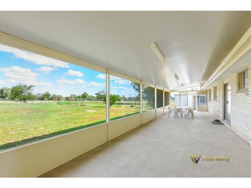 100 Warrah Road, Tamworth NSW 2340