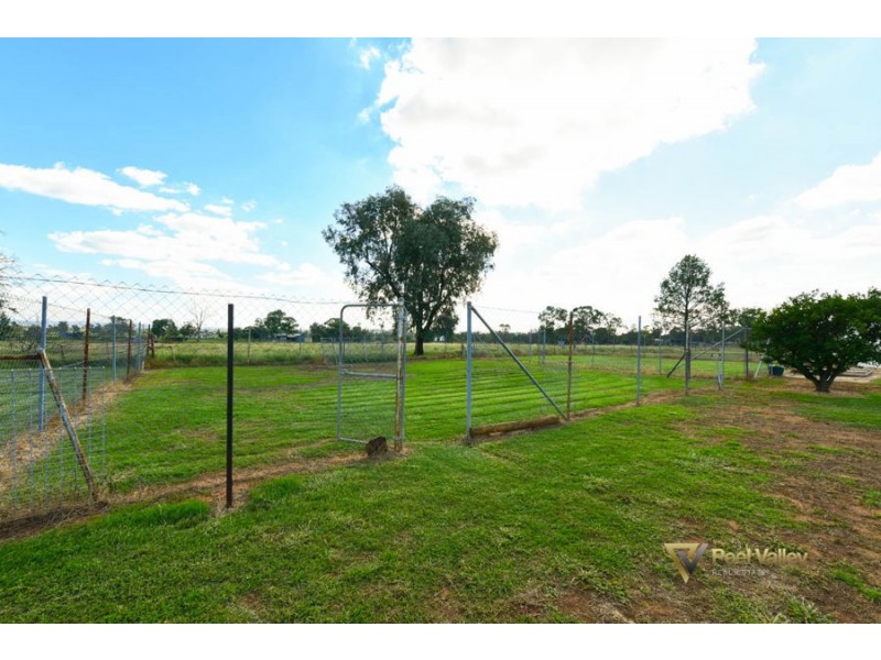 100 Warrah Road, Tamworth NSW 2340