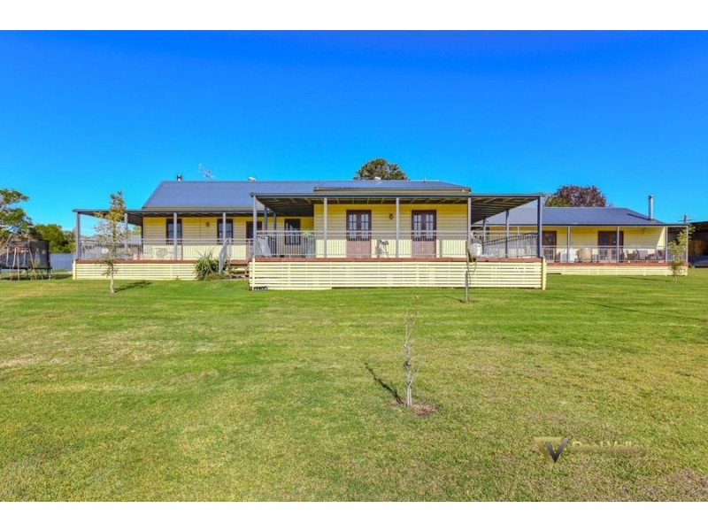 24 Harrier Parade, Tamworth NSW 2340