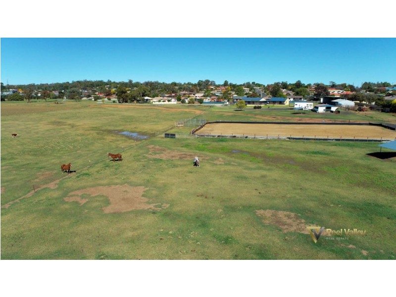 24 Harrier Parade, Tamworth NSW 2340