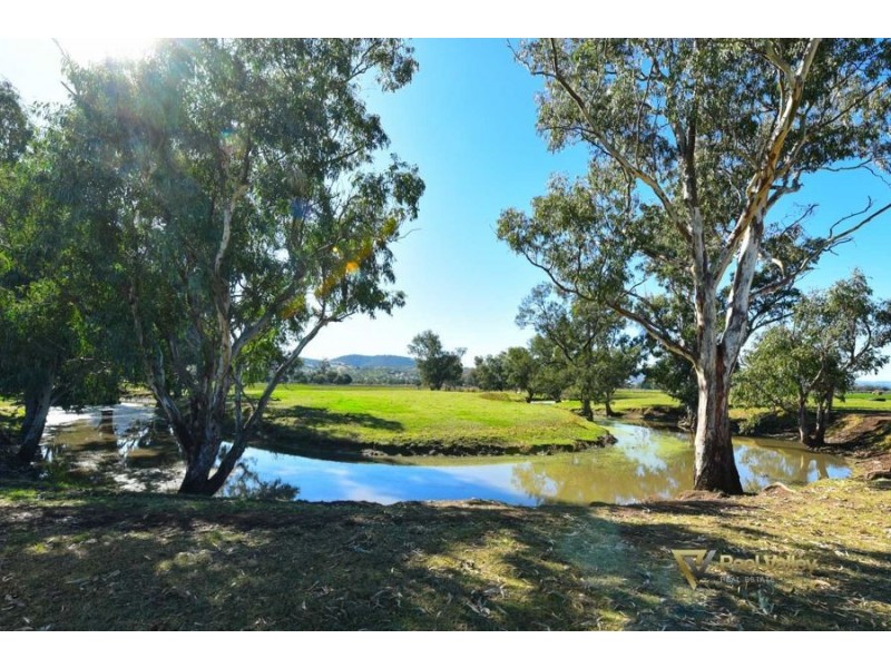 24 Harrier Parade, Tamworth NSW 2340