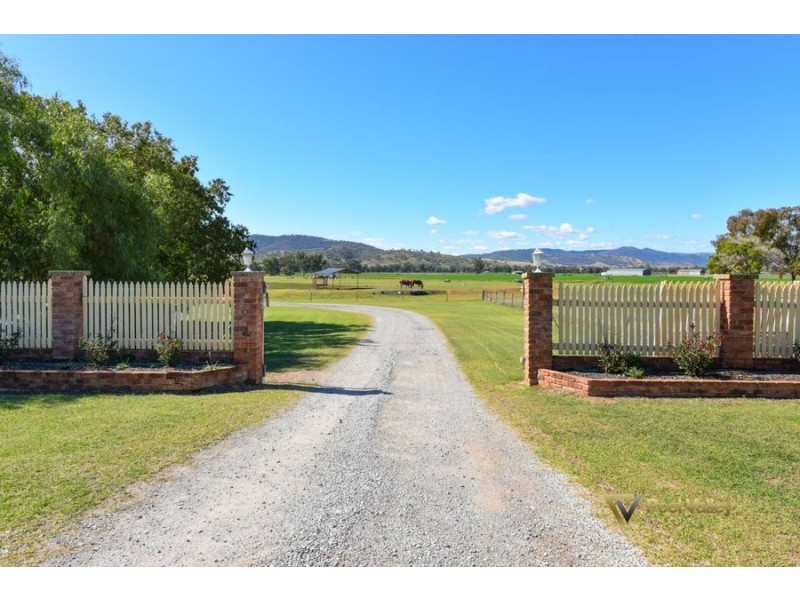24 Harrier Parade, Tamworth NSW 2340