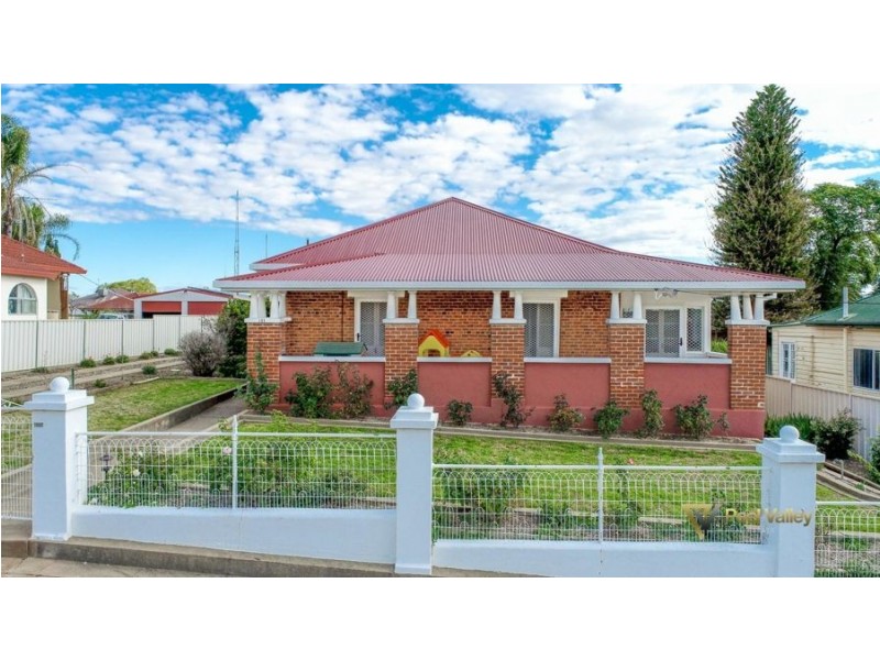 103 Crown Street, Tamworth NSW 2340