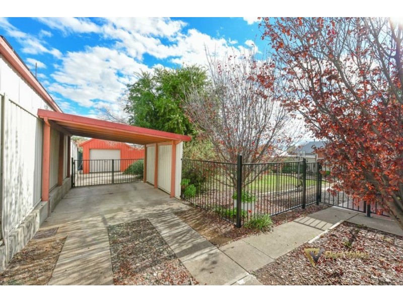 103 Crown Street, Tamworth NSW 2340