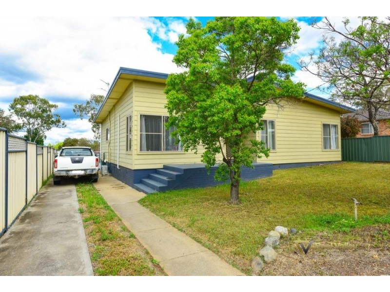 37B Hillvue Road, Tamworth NSW 2340