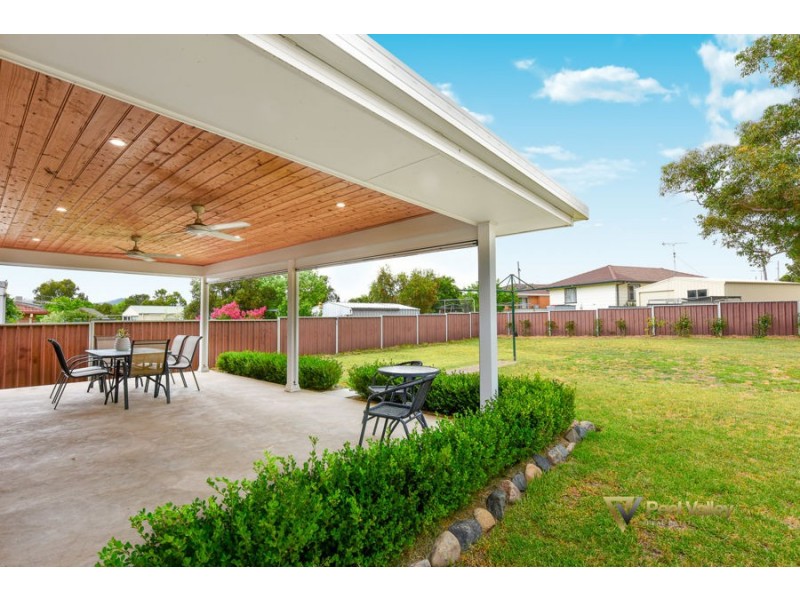 8 Robey Street, Kootingal NSW 2352