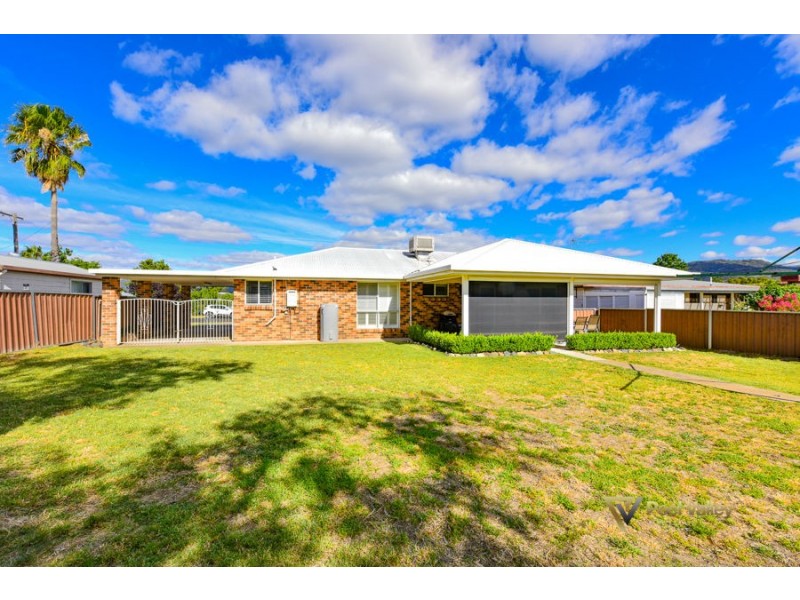 8 Robey Street, Kootingal NSW 2352