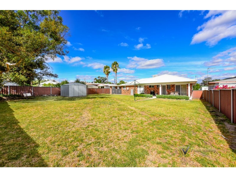 8 Robey Street, Kootingal NSW 2352