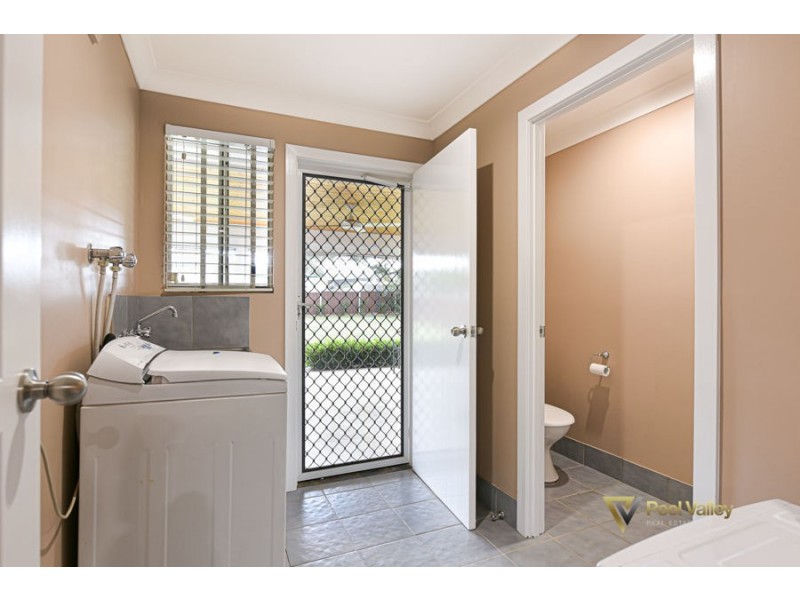 8 Robey Street, Kootingal NSW 2352