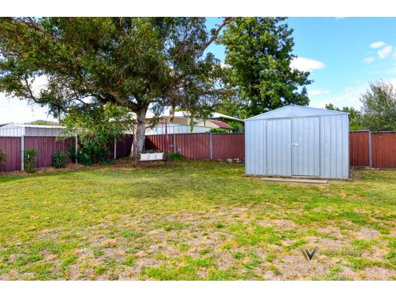 8 Robey Street, Kootingal NSW 2352