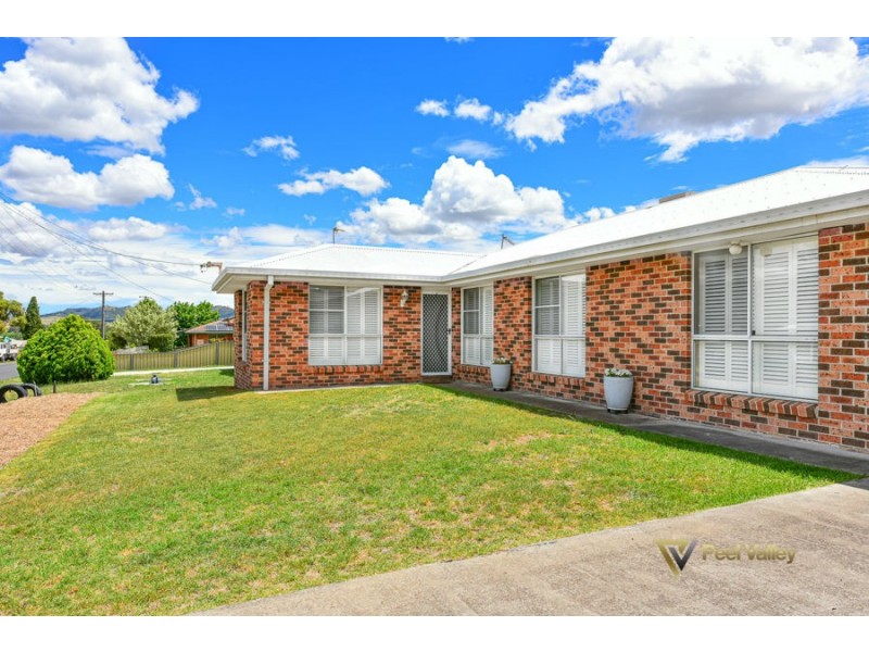 8 Robey Street, Kootingal NSW 2352