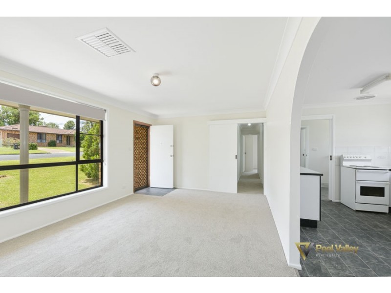 6 Willow Park Avenue, Kootingal NSW 2352