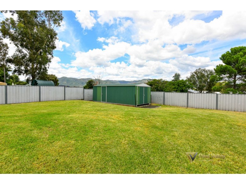 6 Willow Park Avenue, Kootingal NSW 2352