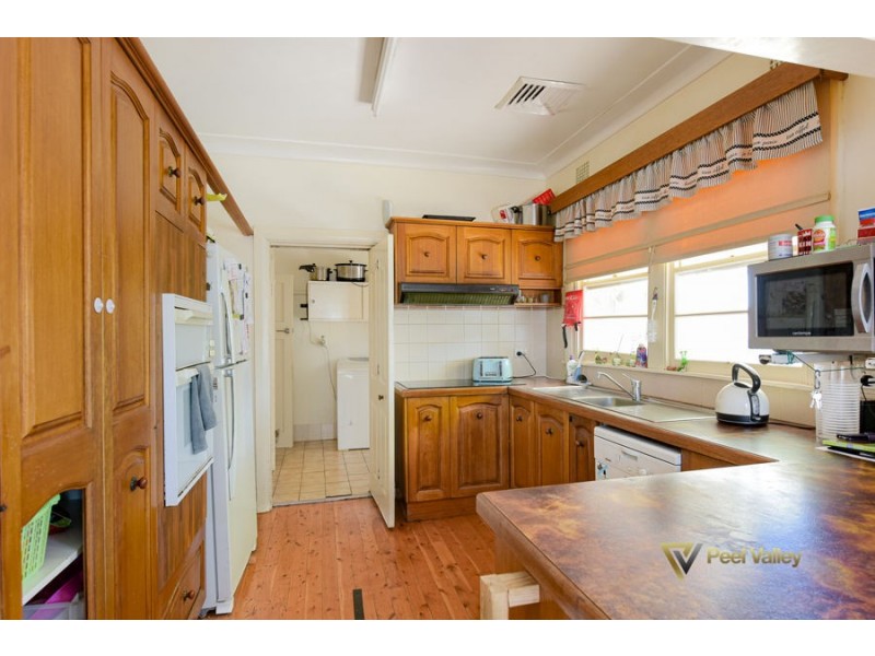 27 Mathews Street, Tamworth NSW 2340