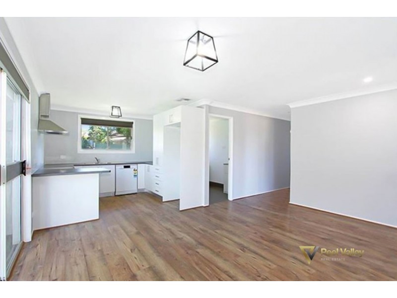 8 Jemmy Place, Oxley Vale, Tamworth NSW 2340